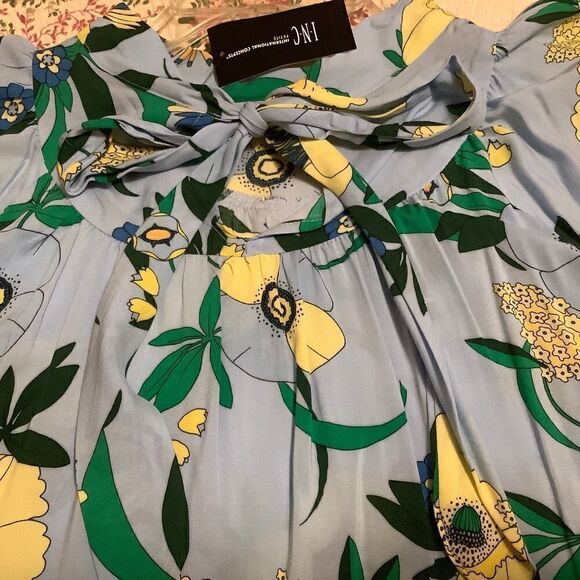 NWT𝅺international CONCEPTS WOMAN S/S FLORAL TIES BACK WOMAN BLOUSE SIZE US PXL‌ - Picture 6 of 13